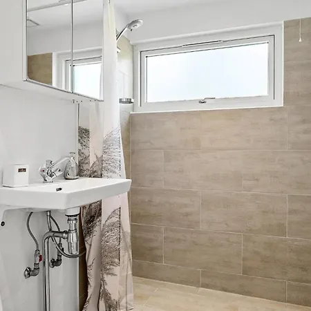 Дом отдыха Luxurious In With Wifi *