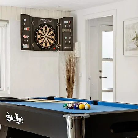 Дом отдыха Luxurious In With Wifi