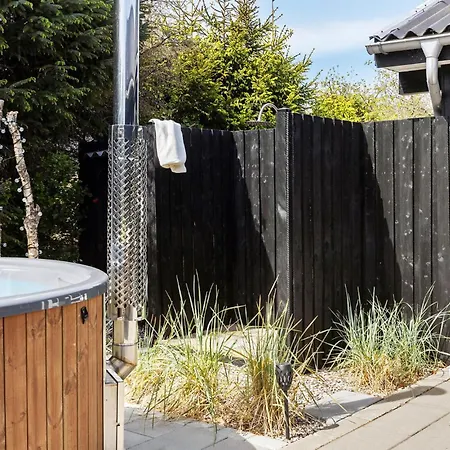 Дом отдыха Luxurious In With Wifi