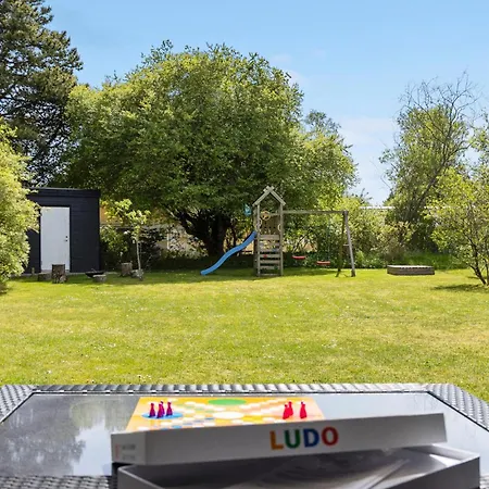 Дом отдыха Luxurious In With Wifi